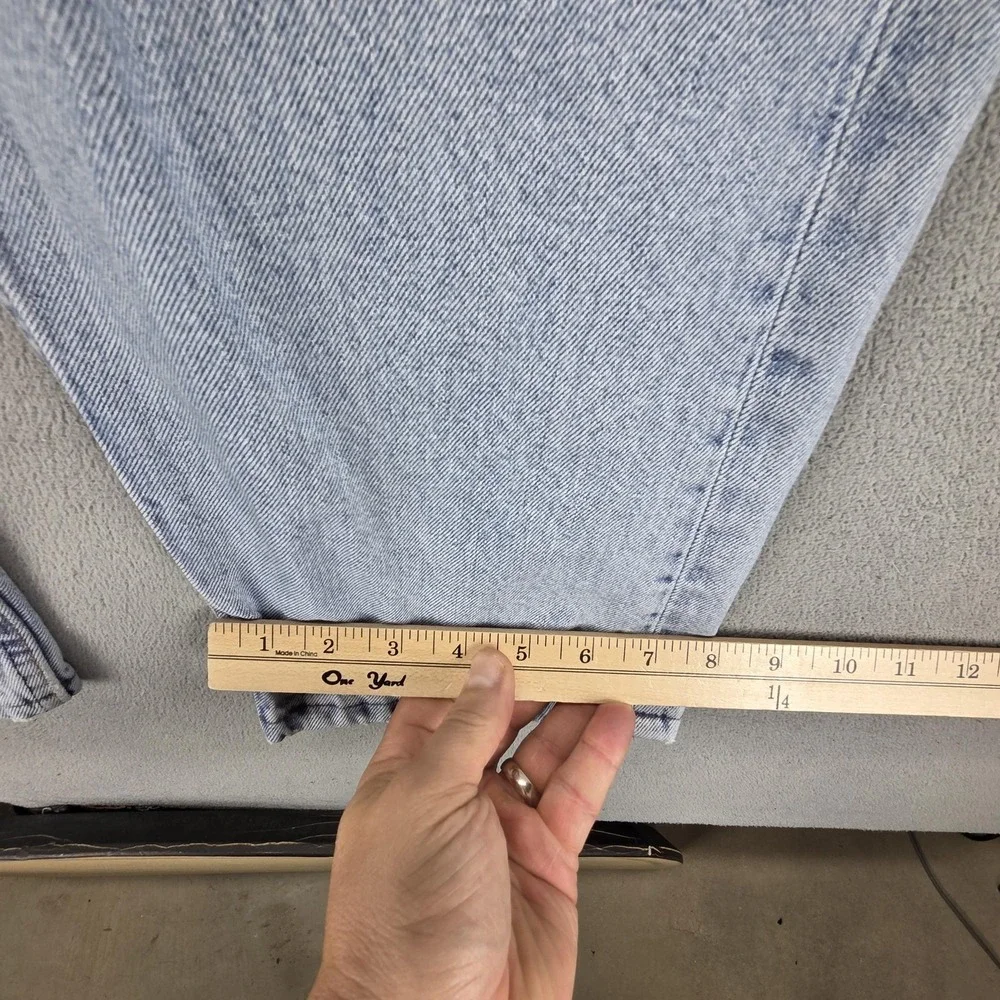 Vintage Levis 501 Jeans Mens Blue Straight Button Fly Made in USA Fits 32x32